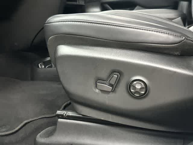 2025 Chrysler Pacifica Select Bright White Clearcoat at Team Honda