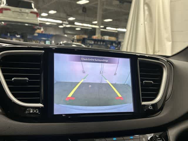 2025 Chrysler Pacifica Select Bright White Clearcoat at Team Honda