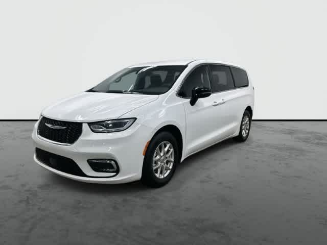 2025 Chrysler Pacifica photo 7 of 32