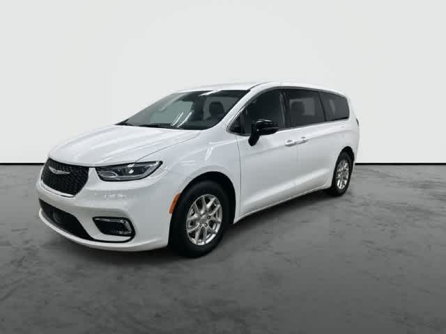 2025 Chrysler Pacifica photo 8 of 32