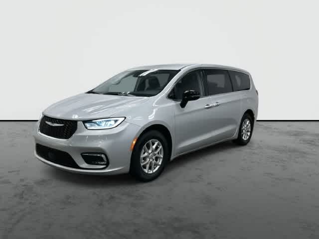 2024 Chrysler Pacifica photo 8 of 32
