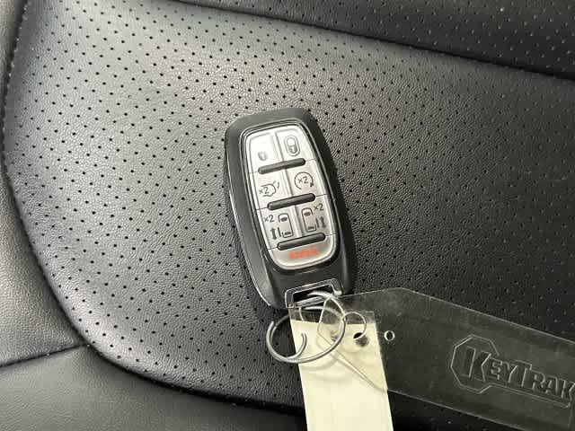 2024 Chrysler Pacifica photo 32 of 32