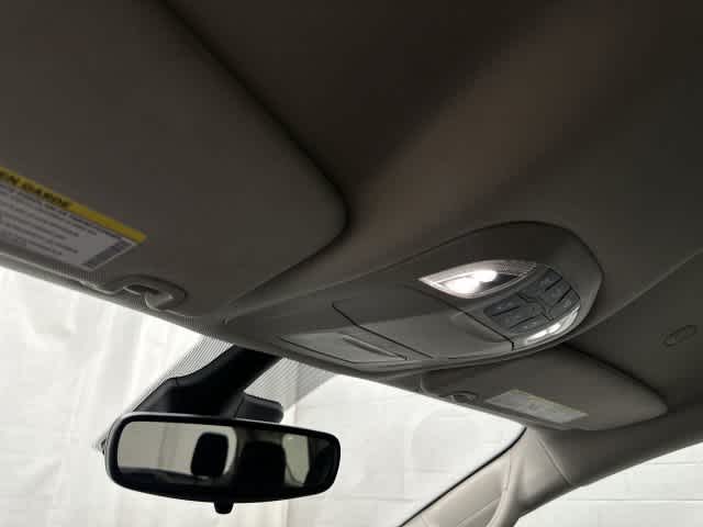 2024 Chrysler Pacifica photo 21 of 32