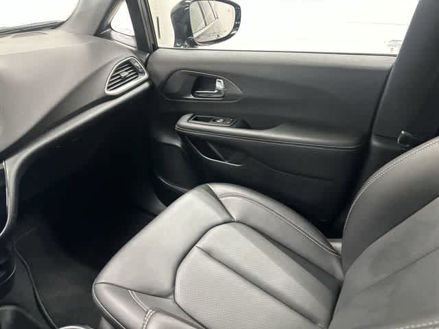 2026 Chrysler Pacifica Select Diamond Black Crystal Pearlcoat at Honda of Clear Lake