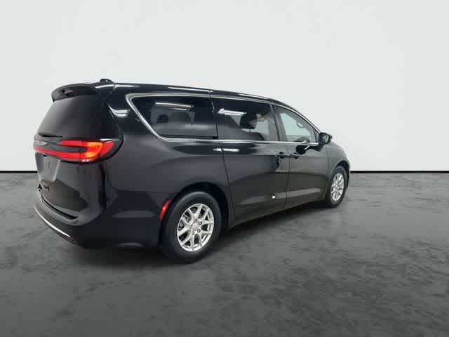 2026 Chrysler Pacifica Select Diamond Black Crystal Pearlcoat at Honda of Clear Lake