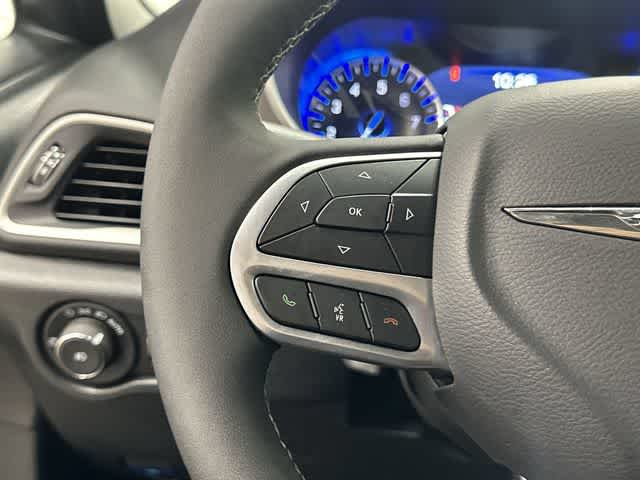 2026 Chrysler Pacifica Select Diamond Black Crystal Pearlcoat at Honda of Clear Lake