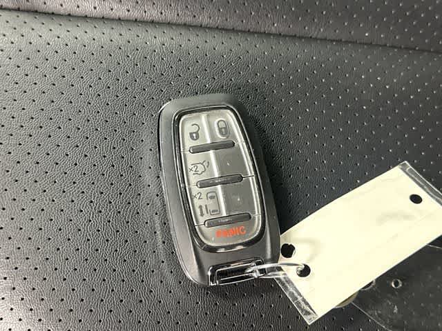 2026 Chrysler Pacifica Select Diamond Black Crystal Pearlcoat at Honda of Clear Lake
