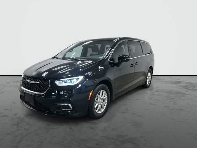 2026 Chrysler Pacifica Select Diamond Black Crystal Pearlcoat at Honda of Clear Lake