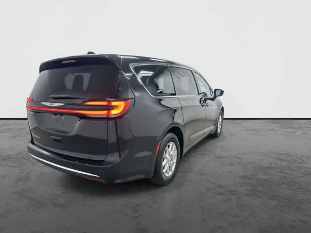 2026 Chrysler Pacifica Select Diamond Black Crystal Pearlcoat at Honda of Clear Lake