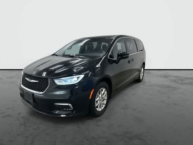 2025 Chrysler Pacifica Select Diamond Black Crystal Pearlcoat at Team Honda