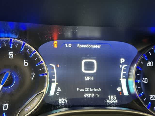 2025 Chrysler Pacifica Select Diamond Black Crystal Pearlcoat at Team Honda