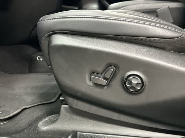 2025 Chrysler Pacifica Select Diamond Black Crystal Pearlcoat at Team Honda