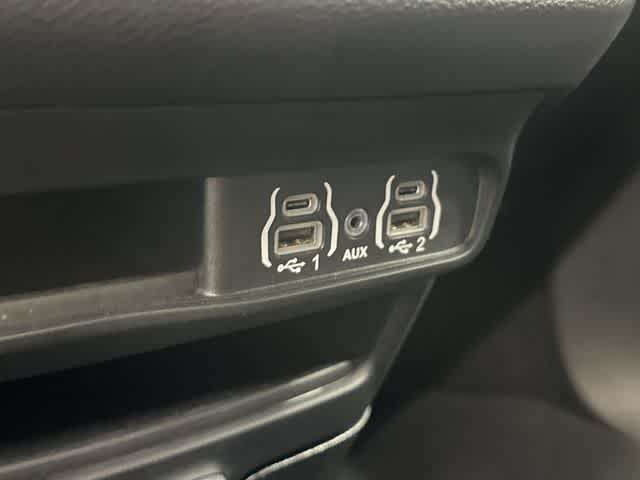 2025 Chrysler Pacifica Select Diamond Black Crystal Pearlcoat at Team Honda