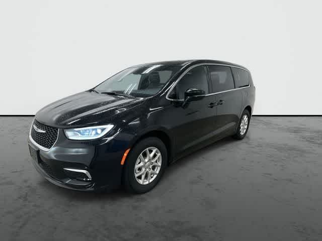 2025 Chrysler Pacifica Select Diamond Black Crystal Pearlcoat at Team Honda