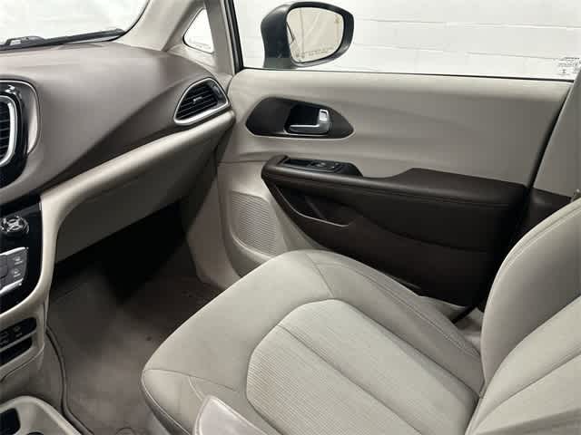 2018 Chrysler Pacifica LX Molten Silver at AutoNation USA Houston