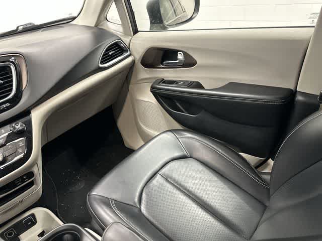 2020 Chrysler Voyager LXI Granite Crystal Metallic Clearcoat at HGreg Houston