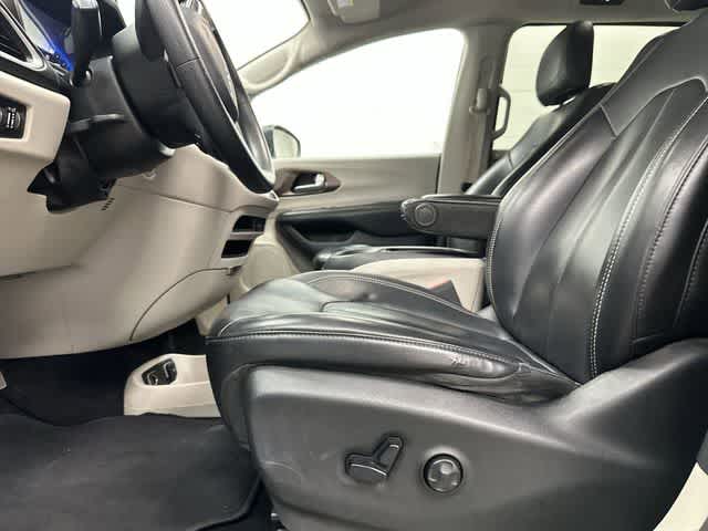 2020 Chrysler Voyager LXI Granite Crystal Metallic Clearcoat at HGreg Houston