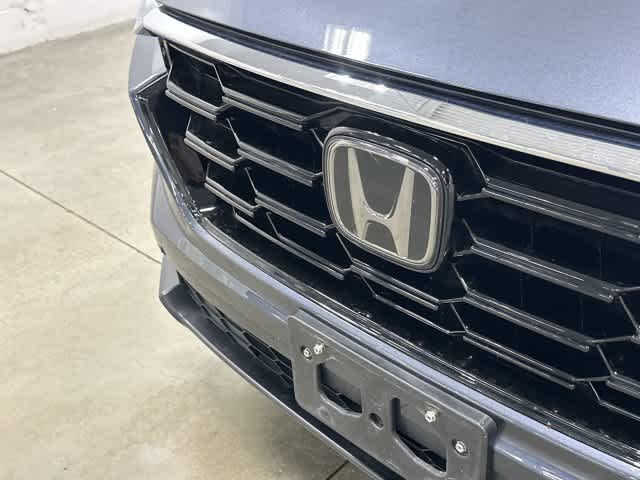 2025 Honda CR-V photo 30 of 32