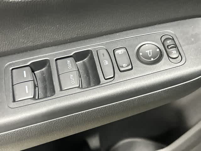 2025 Honda CR-V photo 20 of 32