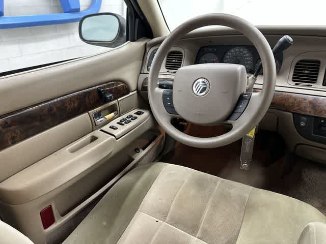 2005 Mercury Grand Marquis GS - 11