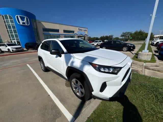 2022 Toyota RAV4 photo 3 of 11