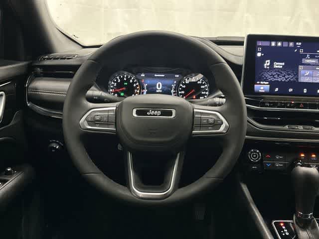 2024 Jeep Compass Latitude Sting-Gray Clearcoat at Davis Chevrolet