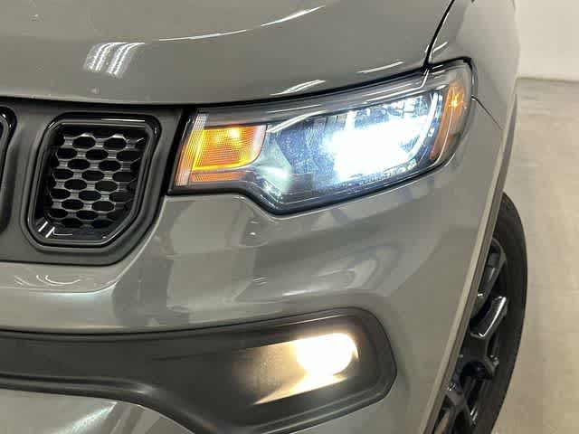 2024 Jeep Compass Latitude Sting-Gray Clearcoat at Davis Chevrolet