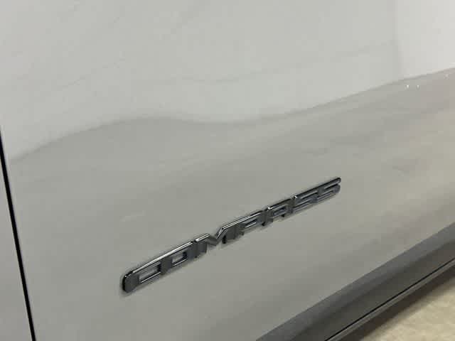 2024 Jeep Compass Latitude Sting-Gray Clearcoat at Davis Chevrolet