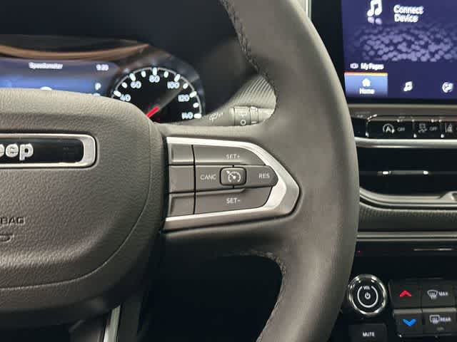 2024 Jeep Compass Latitude Sting-Gray Clearcoat at Davis Chevrolet