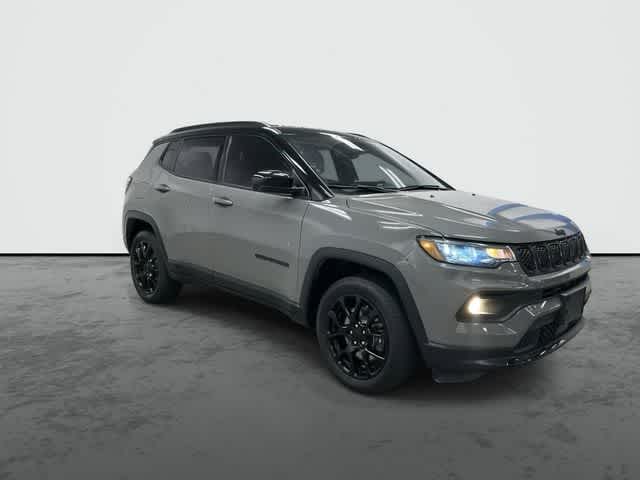 2024 Jeep Compass Latitude Sting-Gray Clearcoat at Davis Chevrolet