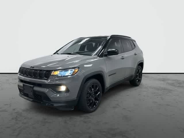 2024 Jeep Compass Latitude Sting-Gray Clearcoat at Davis Chevrolet