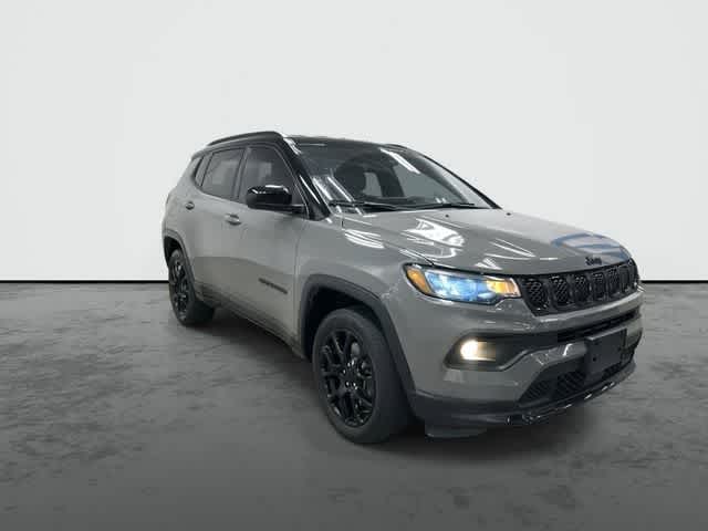 2024 Jeep Compass Latitude Sting-Gray Clearcoat at Davis Chevrolet