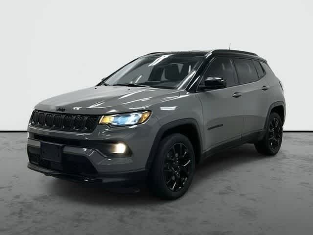 2024 Jeep Compass Latitude Sting-Gray Clearcoat at Davis Chevrolet