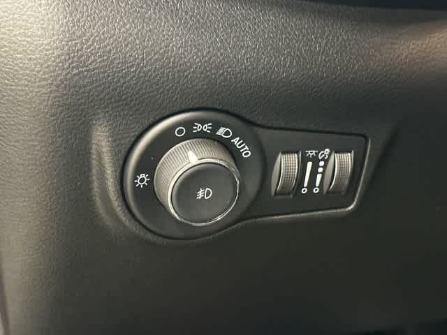 2023 Jeep Compass photo 19 of 32