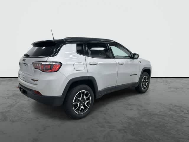 2025 Jeep Compass Trailhawk - 3