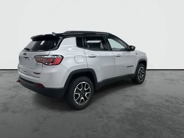 2025 Jeep Compass Trailhawk - 3
