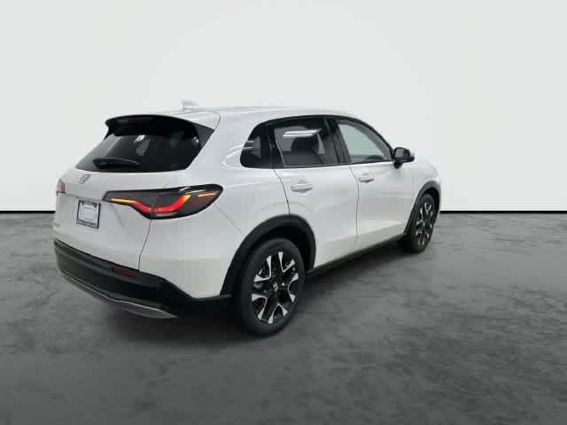 2027 Honda HR-V photo 3 of 32