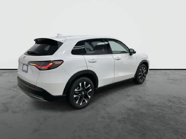 2027 Honda HR-V photo 4 of 32