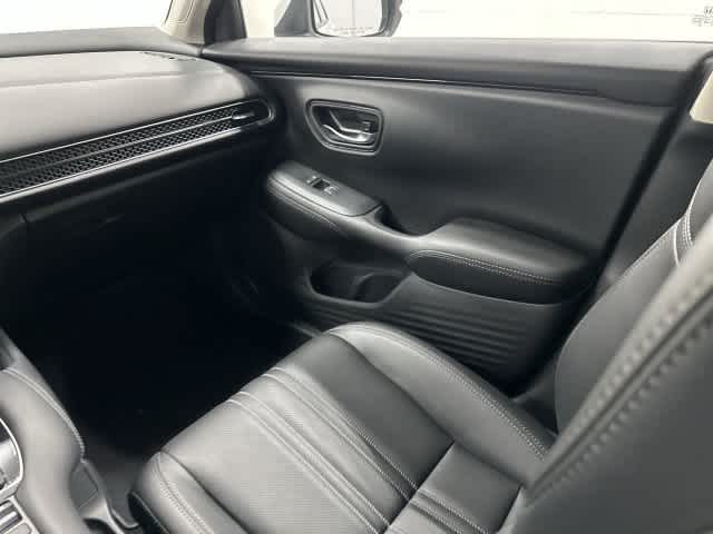2027 Honda HR-V photo 13 of 32
