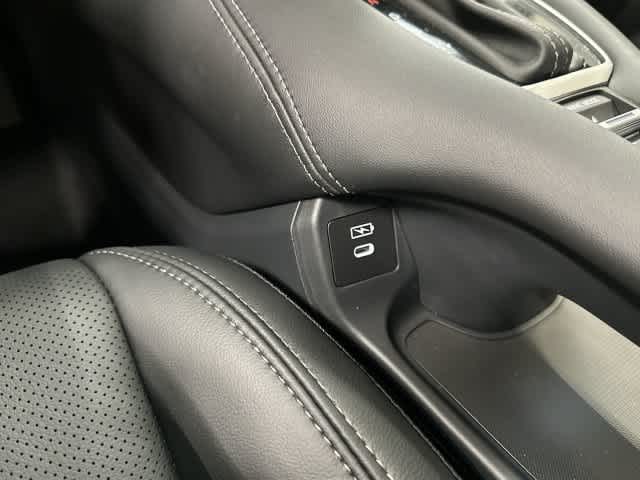 2027 Honda HR-V photo 25 of 32