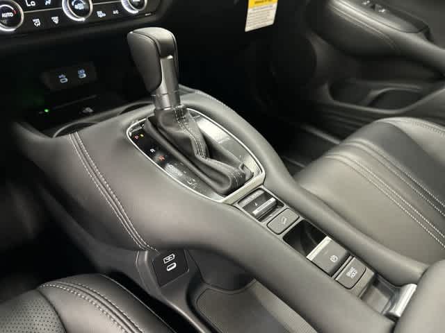 2027 Honda HR-V photo 24 of 32