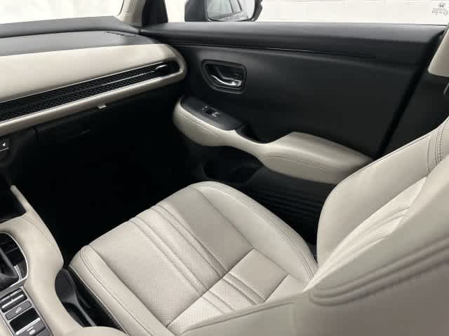 2027 Honda HR-V photo 13 of 32