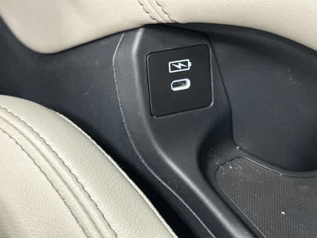 2027 Honda HR-V photo 25 of 32