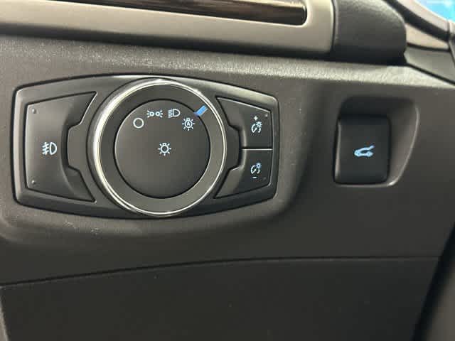 2015 Ford Fusion photo 19 of 33