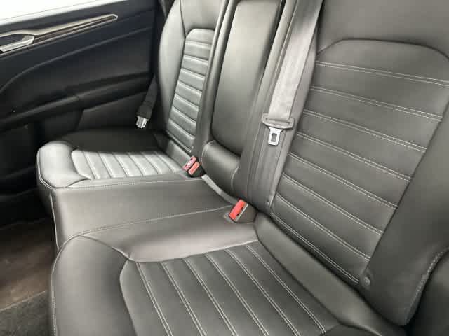 2015 Ford Fusion photo 11 of 33