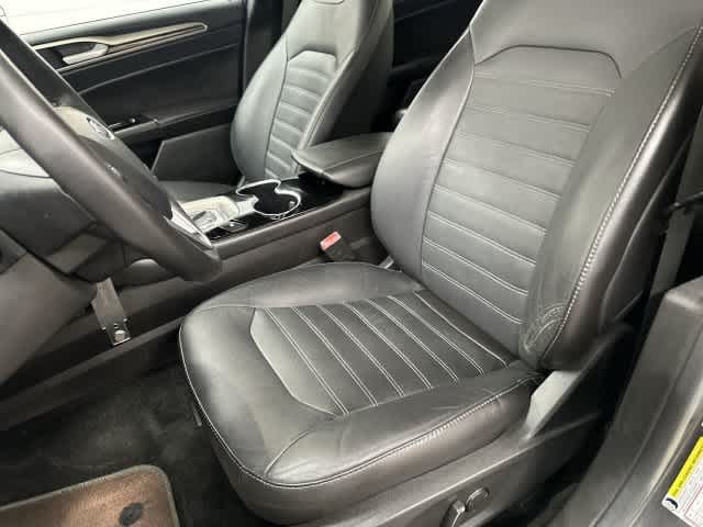 2015 Ford Fusion photo 10 of 33