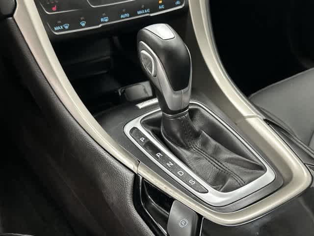 2015 Ford Fusion photo 25 of 33