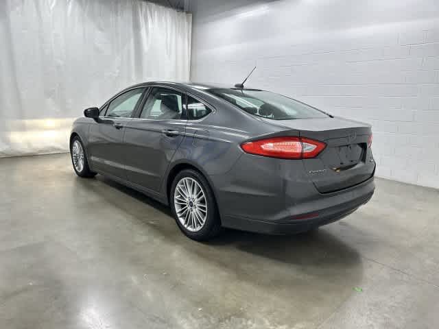 2015 Ford Fusion photo 2 of 33