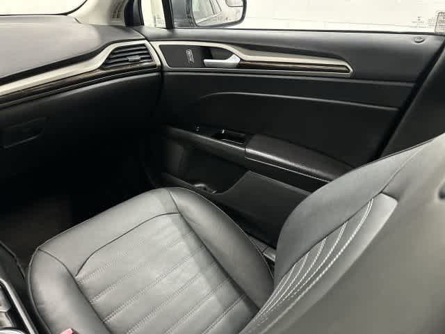 2015 Ford Fusion photo 13 of 33