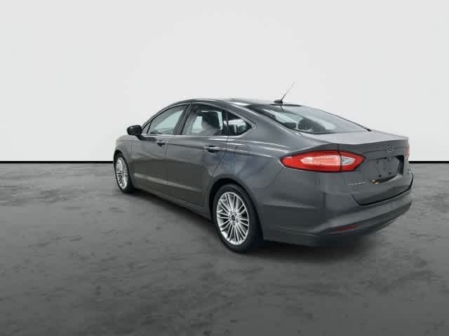2015 Ford Fusion photo 2 of 33